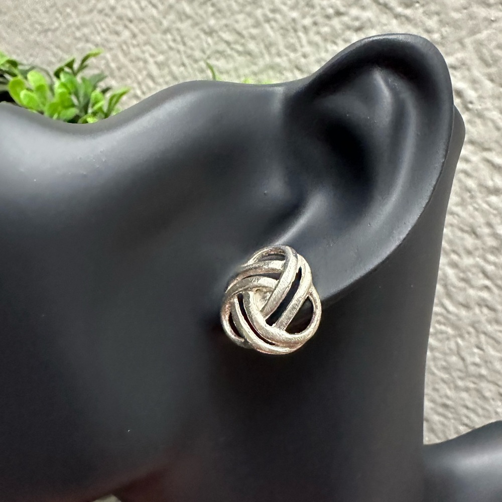 Big knot earrings large
